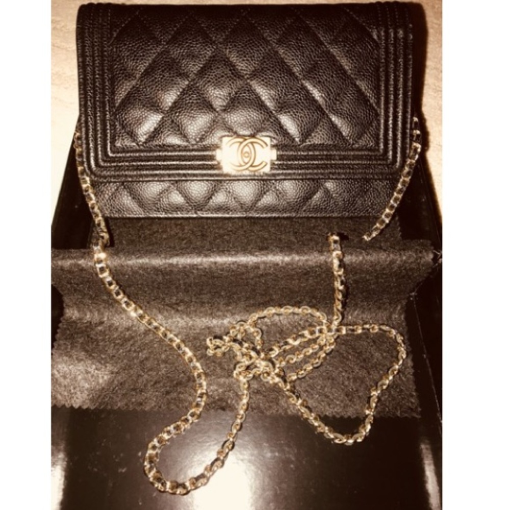 Authentic Chanel Le Boy caviar Wallet On Chain